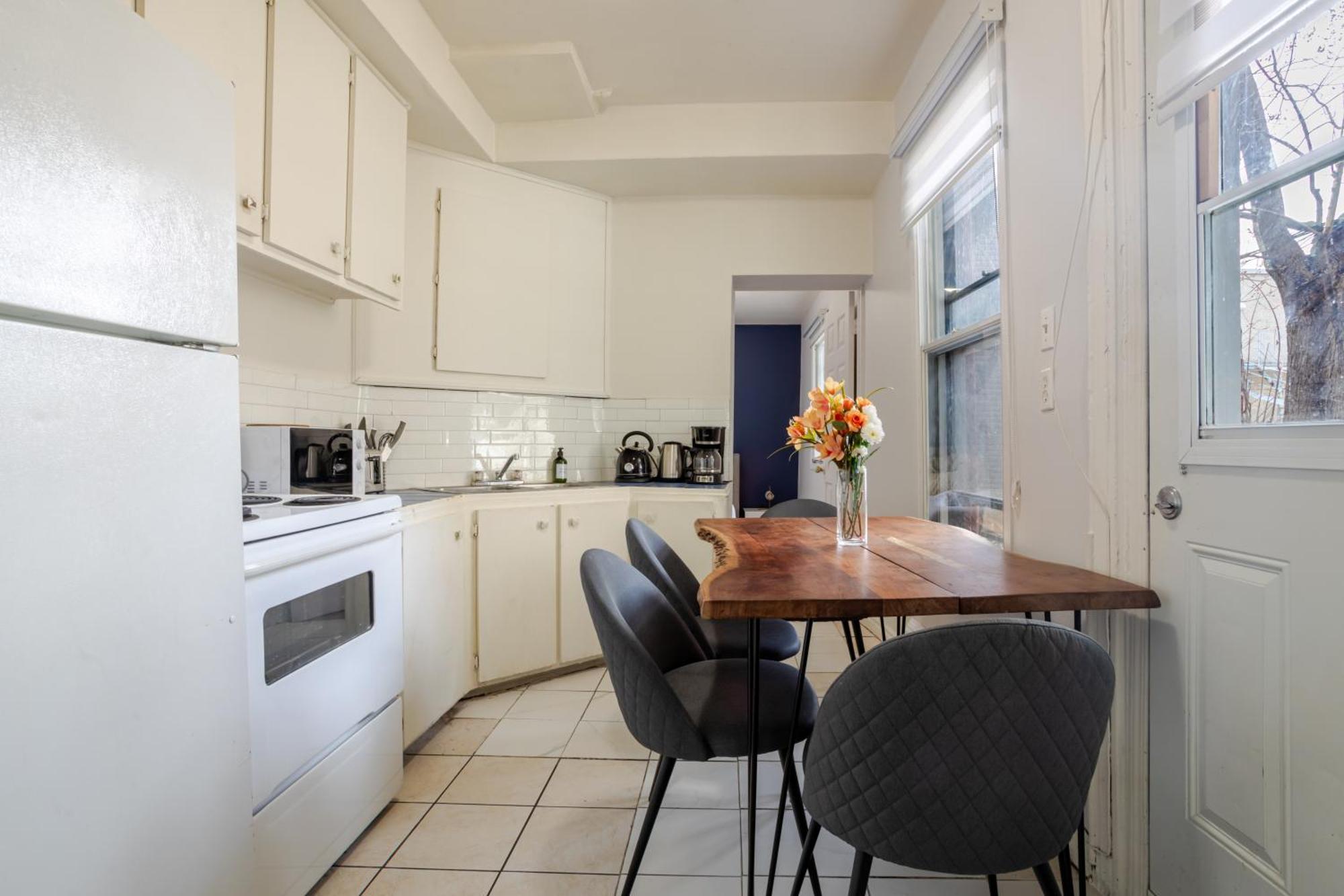 Ideal 4br In Downtown